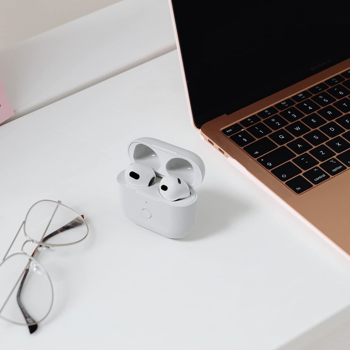 Replacement Charging Case B2402